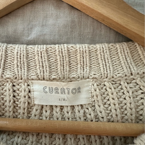 Adoma Sweater - Picture 4 of 5